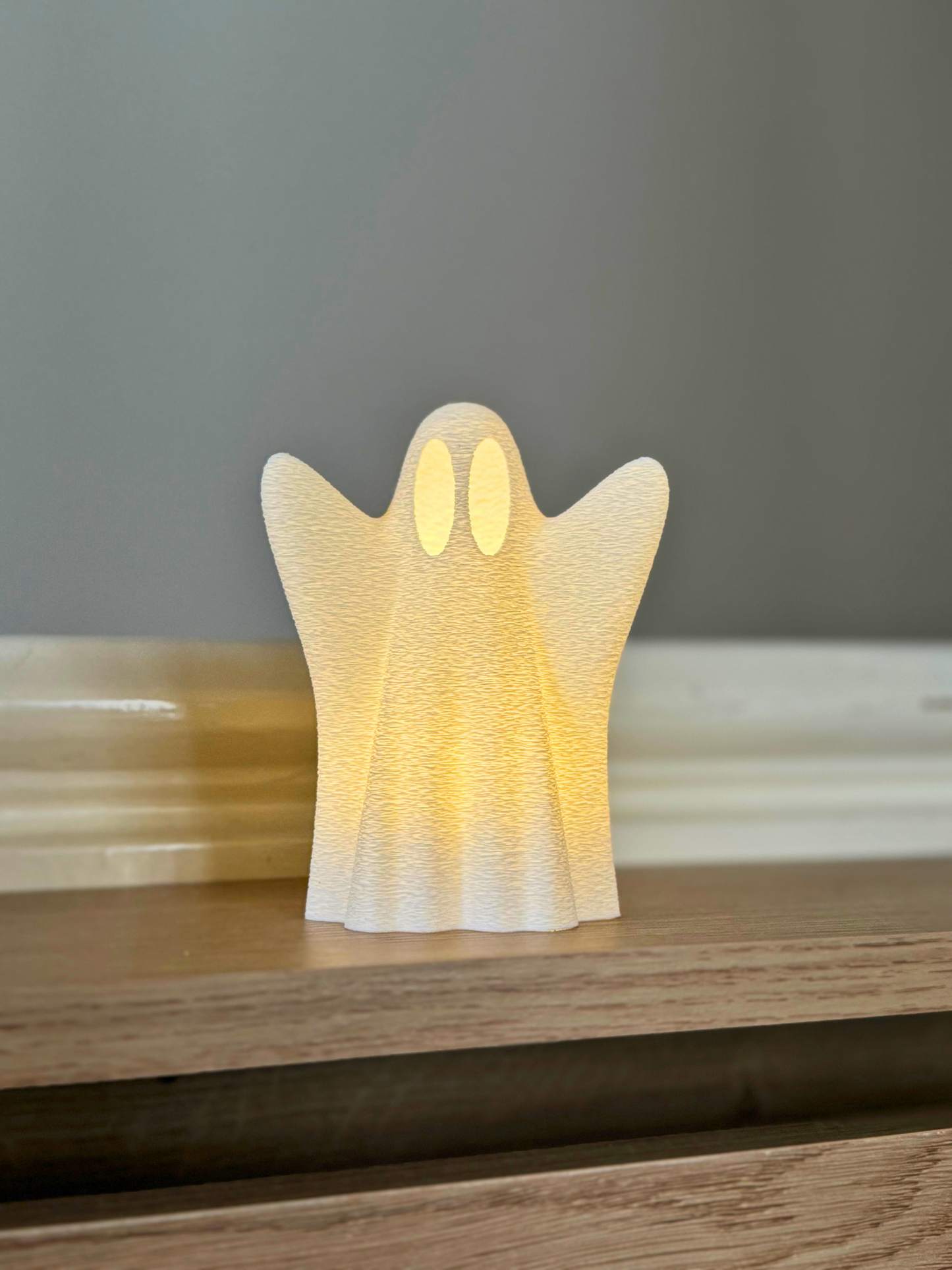 Minimalist Ghost Decor