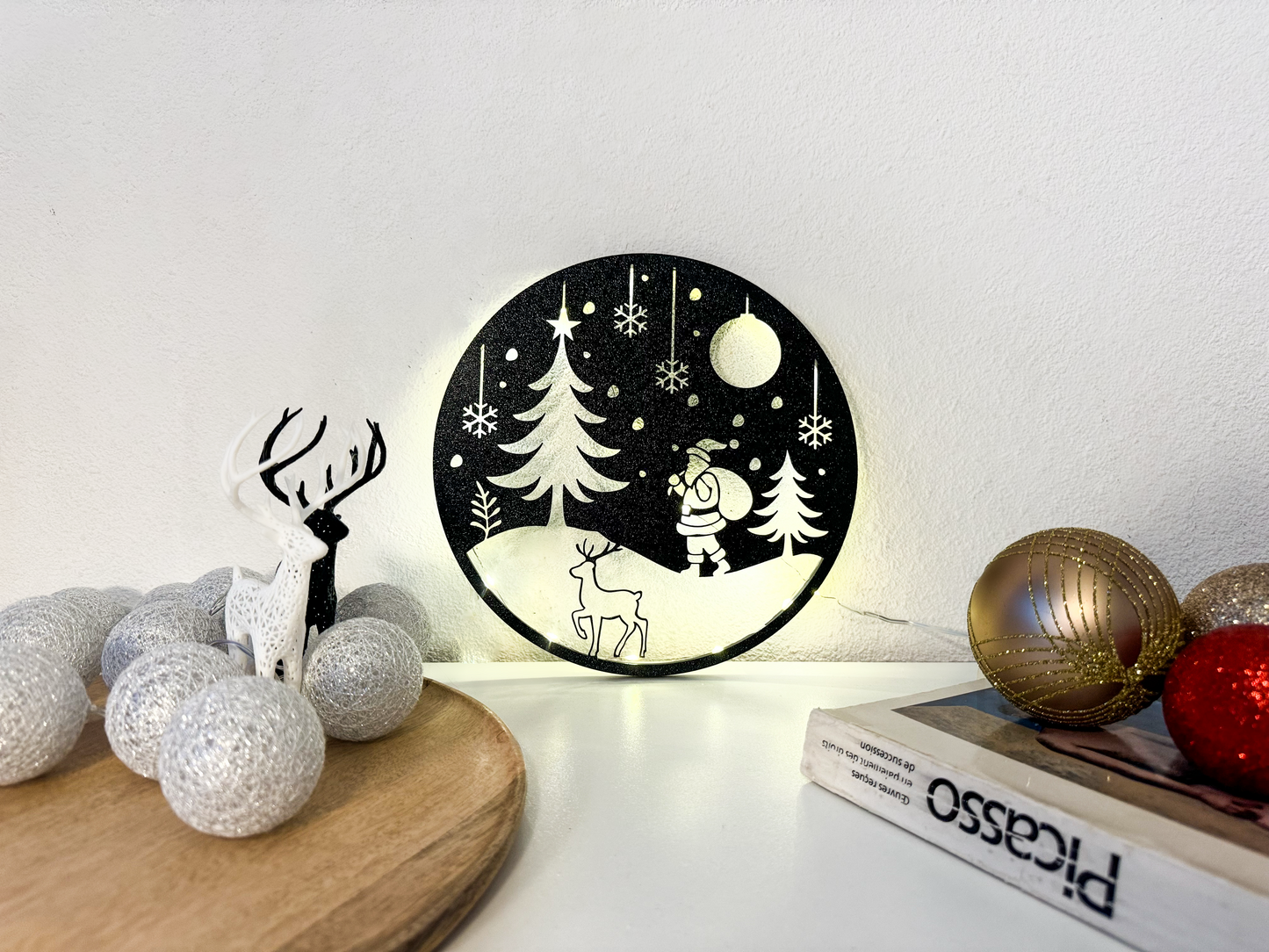 Christmas Wall Decoration - Black or White